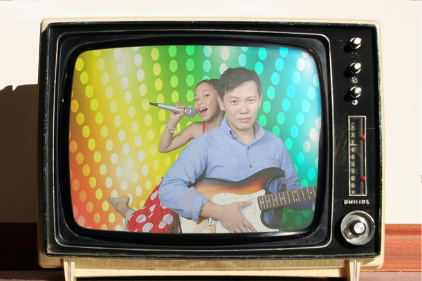 oldtv thumb Giveaway: Family Portraits at Studio Me